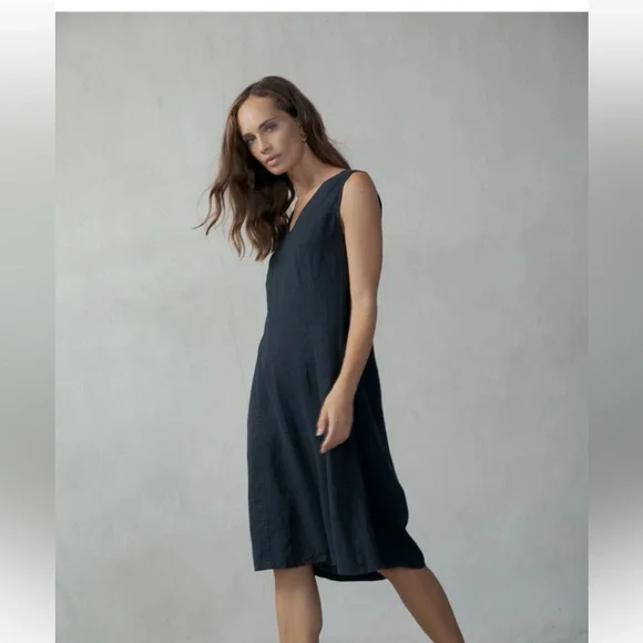 Luxmii Origami Linen Slip Dress - Picture 3 of 13